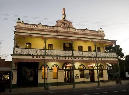 The Victoria Hotel Rutherglen Bagian luar foto
