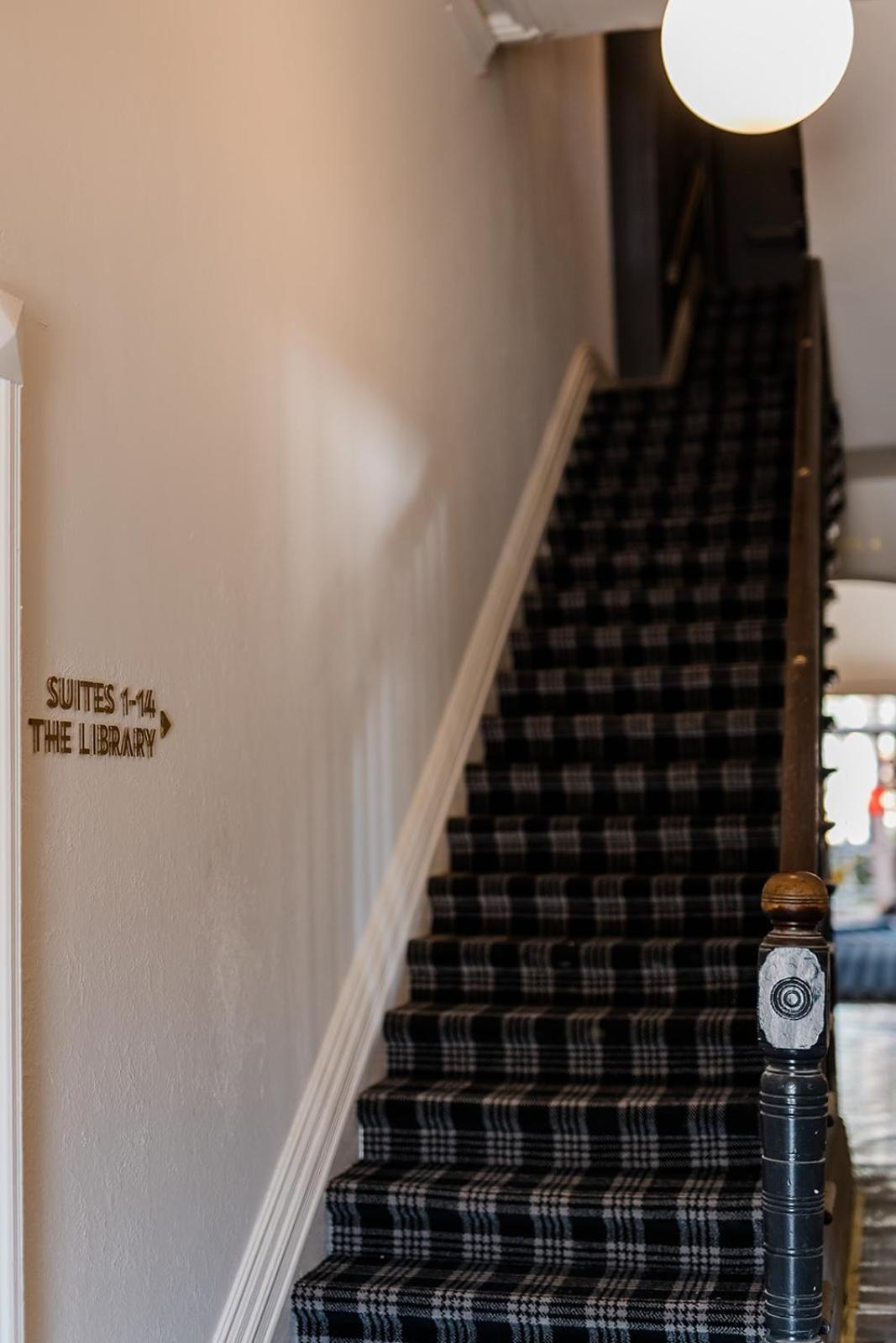 The Victoria Hotel Rutherglen Bagian luar foto